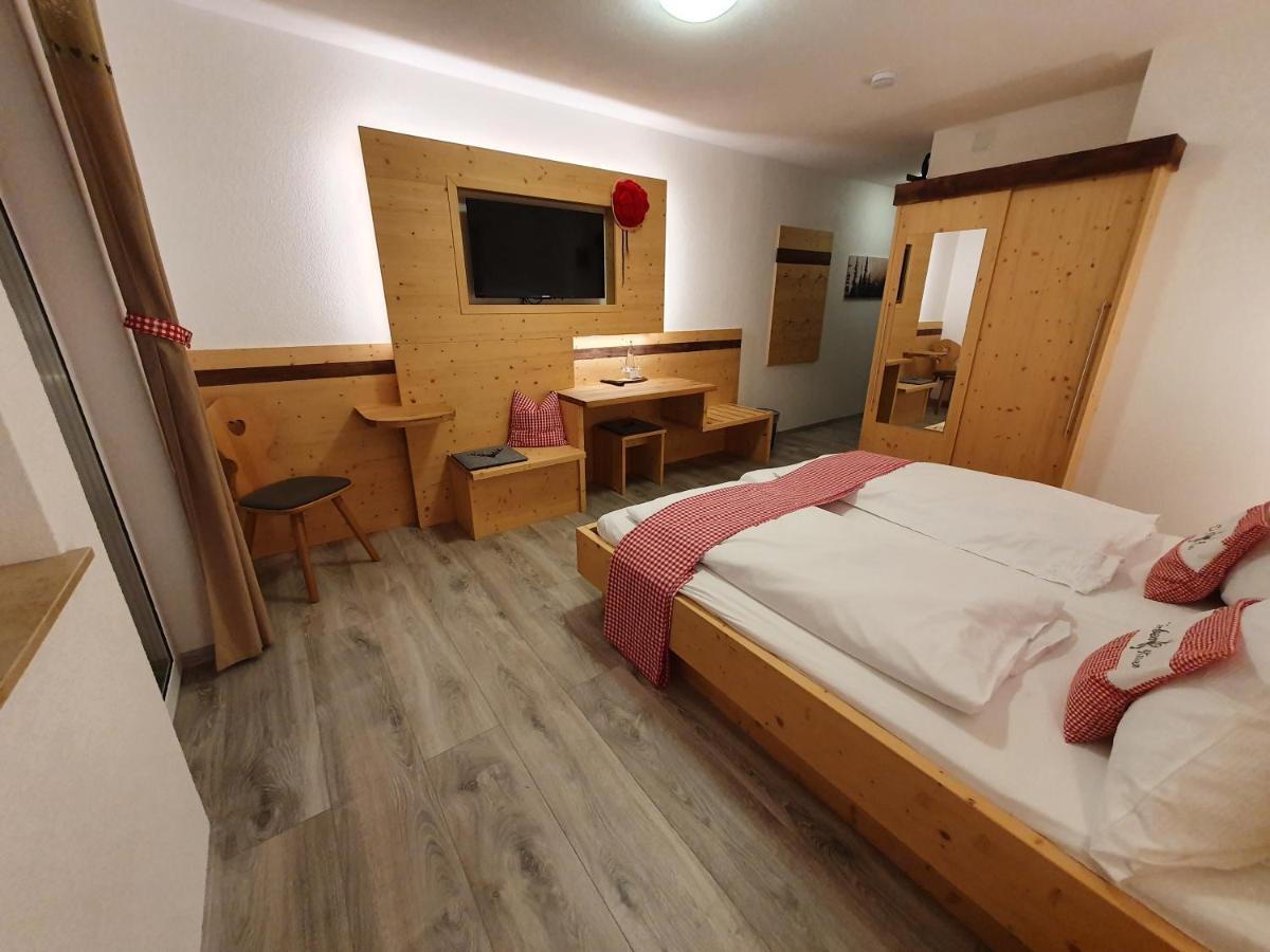 Gasthaus Zum Hirschen Furtwangen Dış mekan fotoğraf