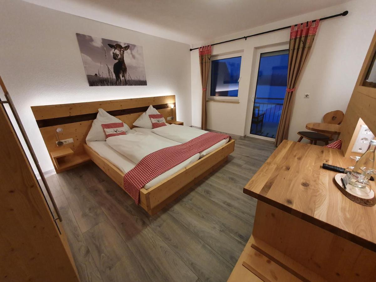 Gasthaus Zum Hirschen Furtwangen Dış mekan fotoğraf