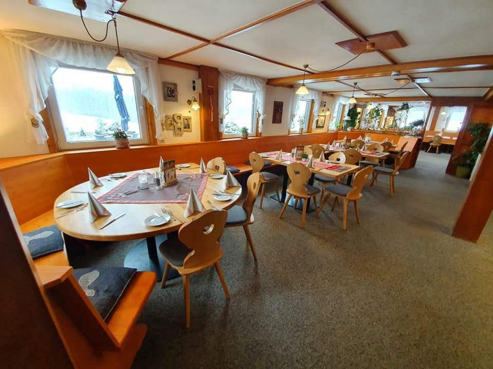 Gasthaus Zum Hirschen Furtwangen Dış mekan fotoğraf
