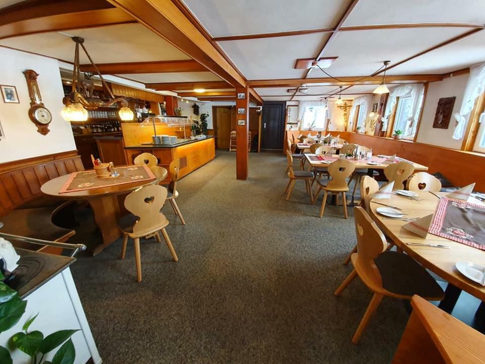 Gasthaus Zum Hirschen Furtwangen Dış mekan fotoğraf